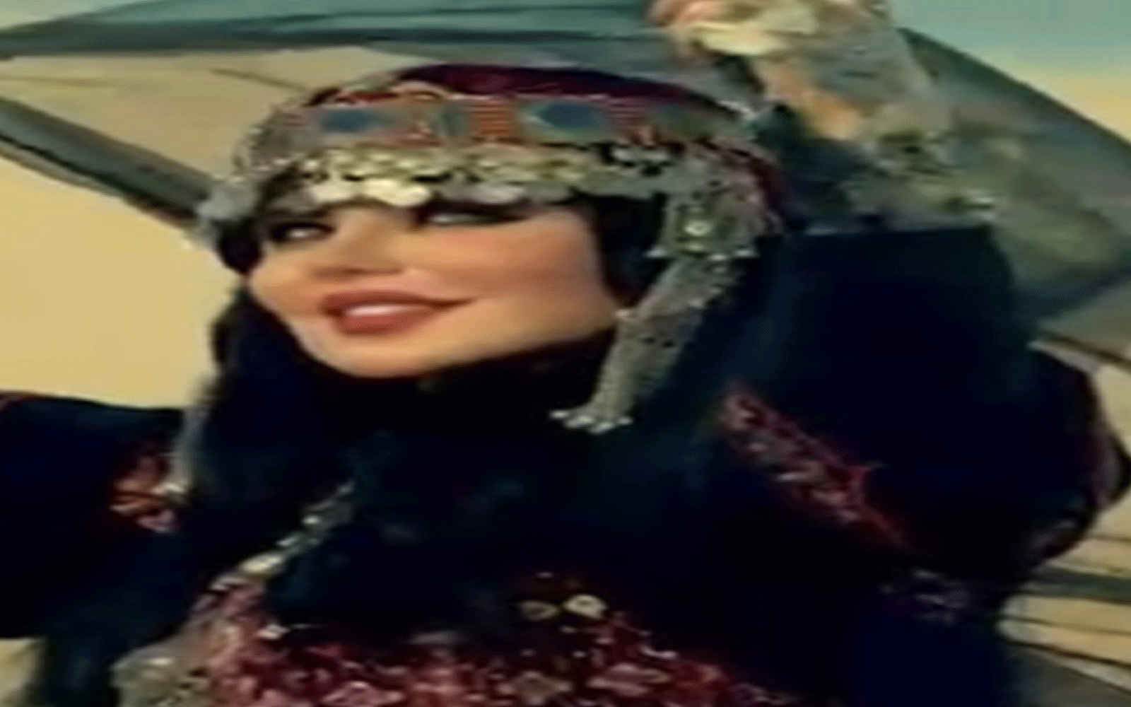 حليمة بولند